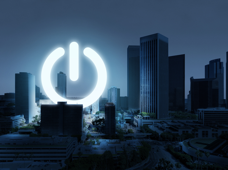 On-knapp i mörk stad